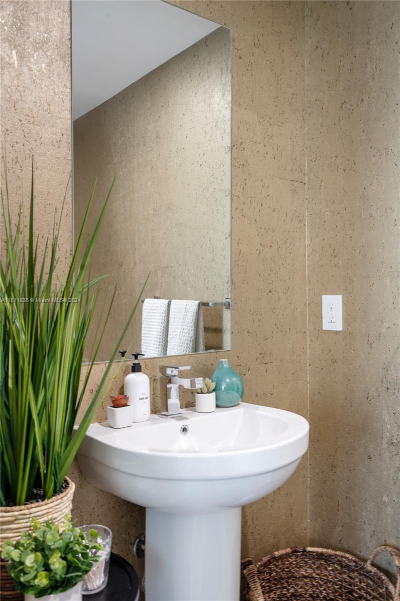 1080 Brickell Ave # 713