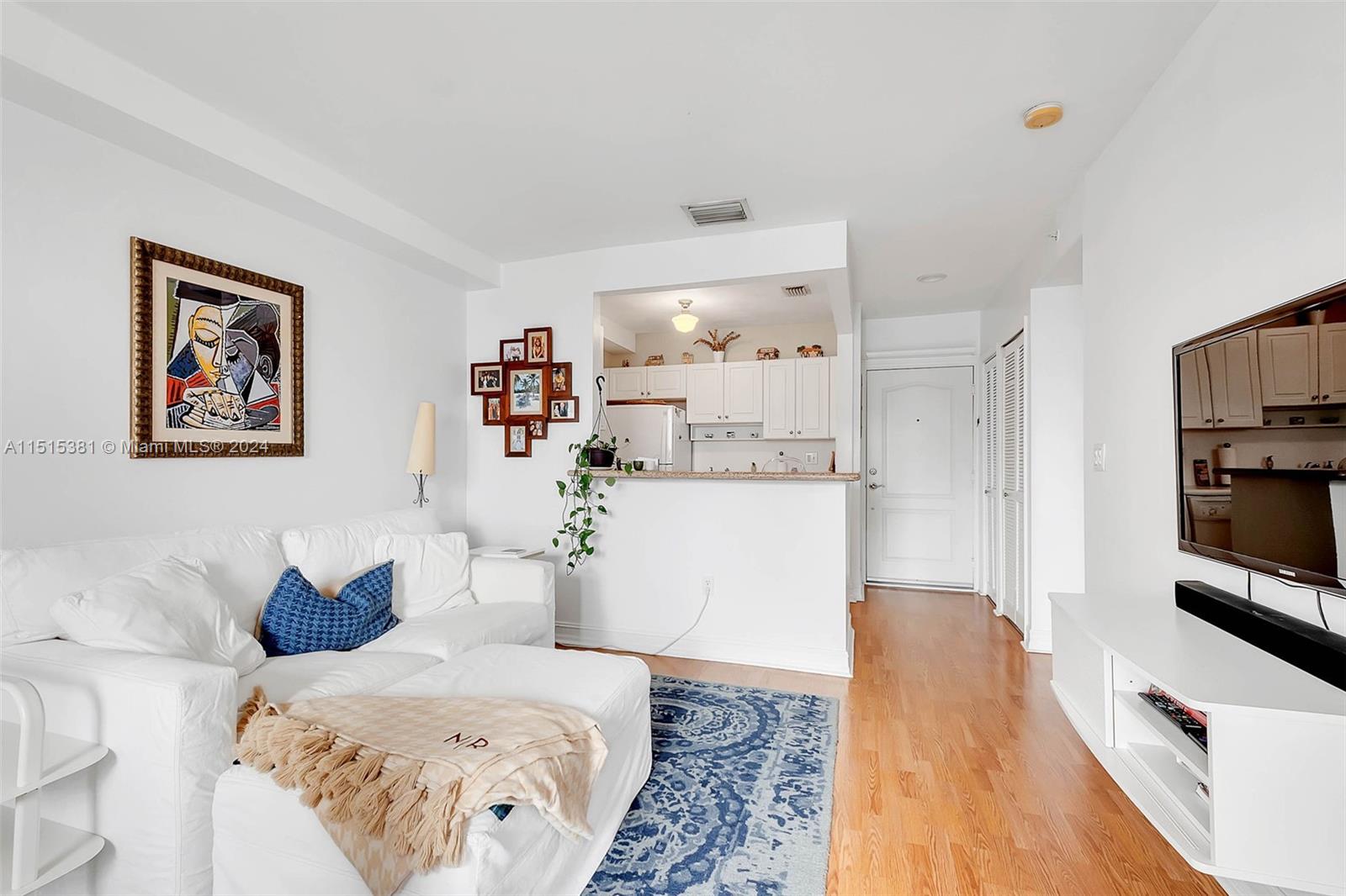 2501 Douglas Rd # 405
