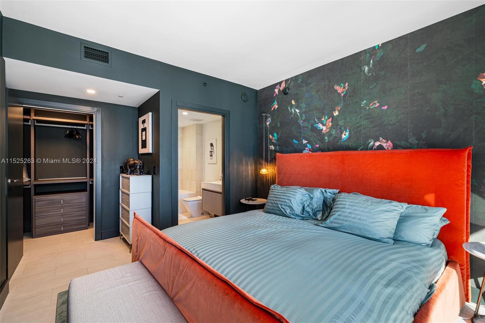 1000 Brickell Plz # 4101