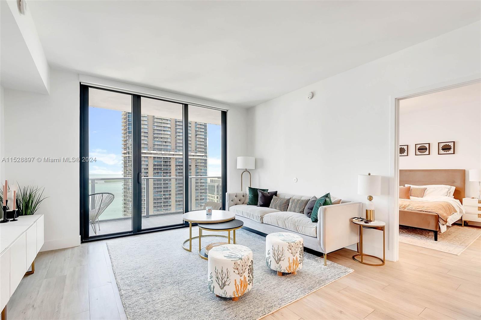 1010 Brickell Ave # 4303
