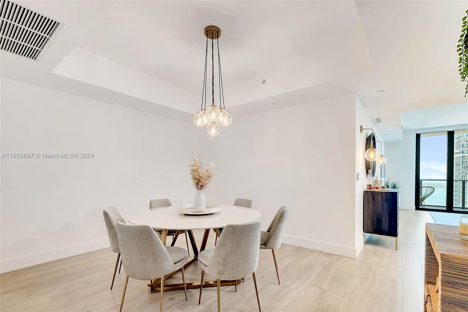 1010 Brickell Ave # 4303
