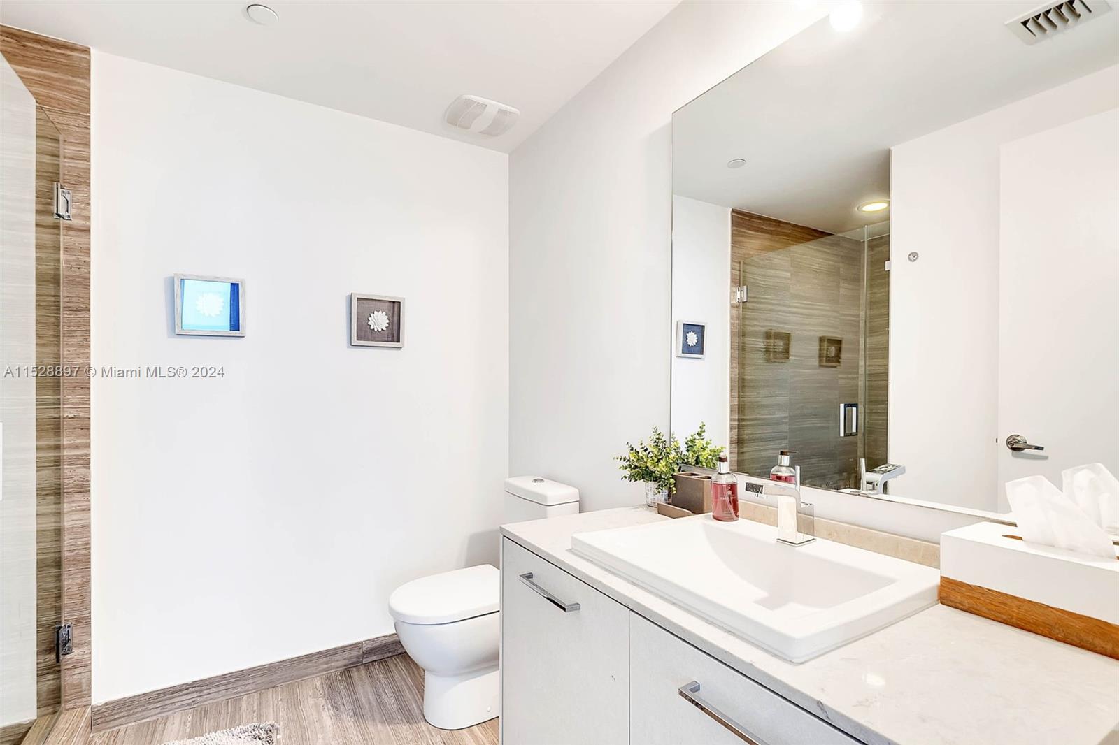 1010 Brickell Ave # 4303