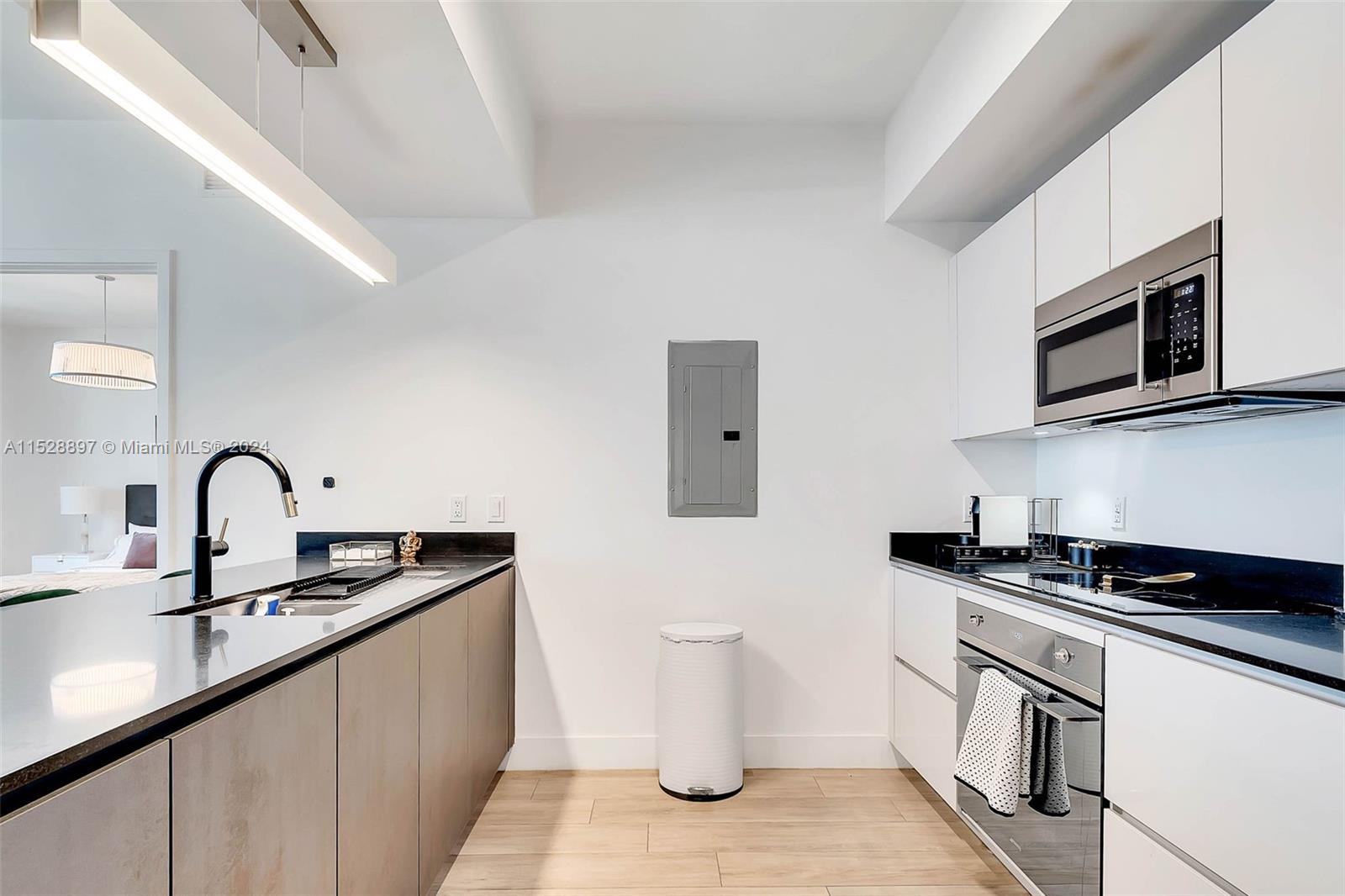1010 Brickell Ave # 4303