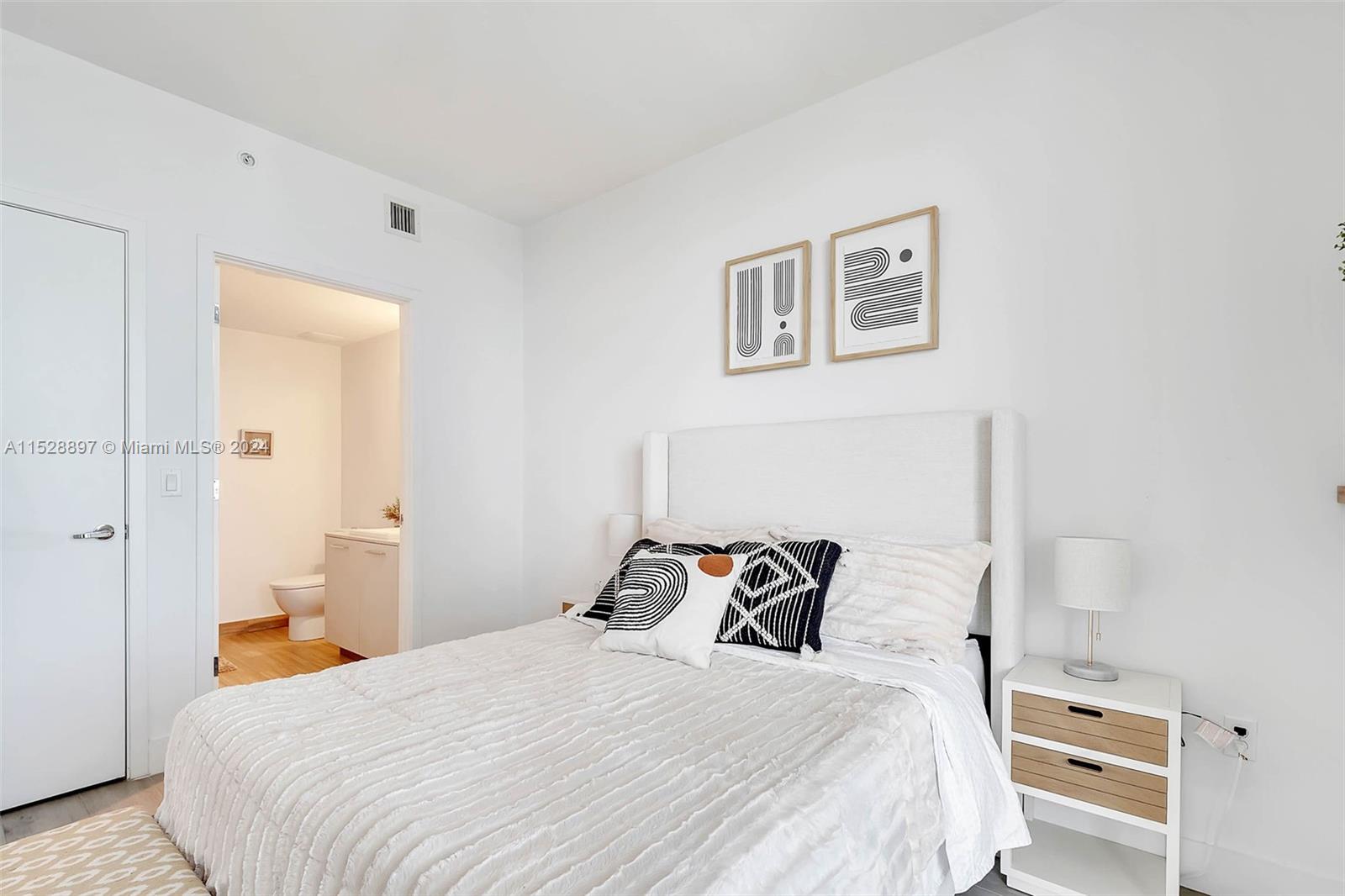 1010 Brickell Ave # 4303