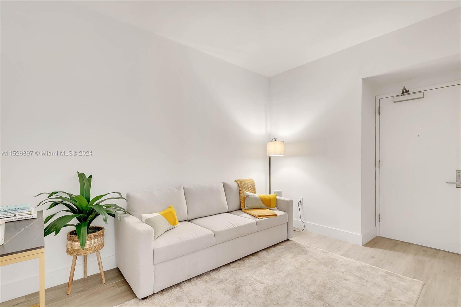 1010 Brickell Ave # 4303