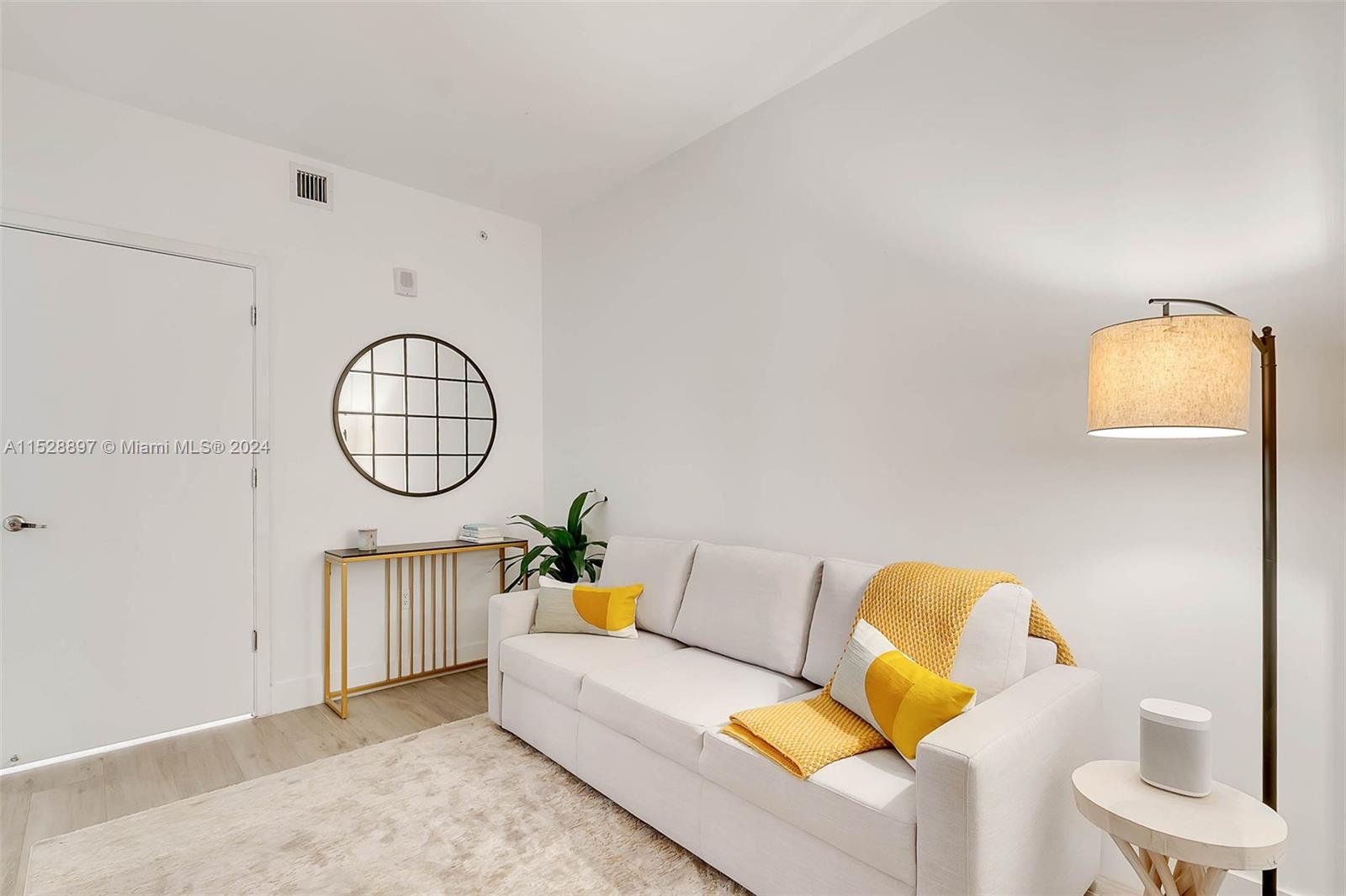 1010 Brickell Ave # 4303