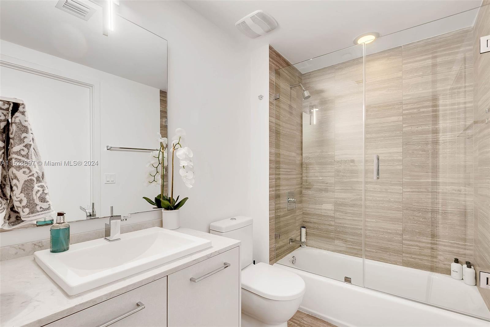 1010 Brickell Ave # 4303