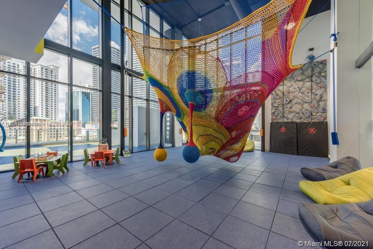 1010 Brickell Ave # 4303