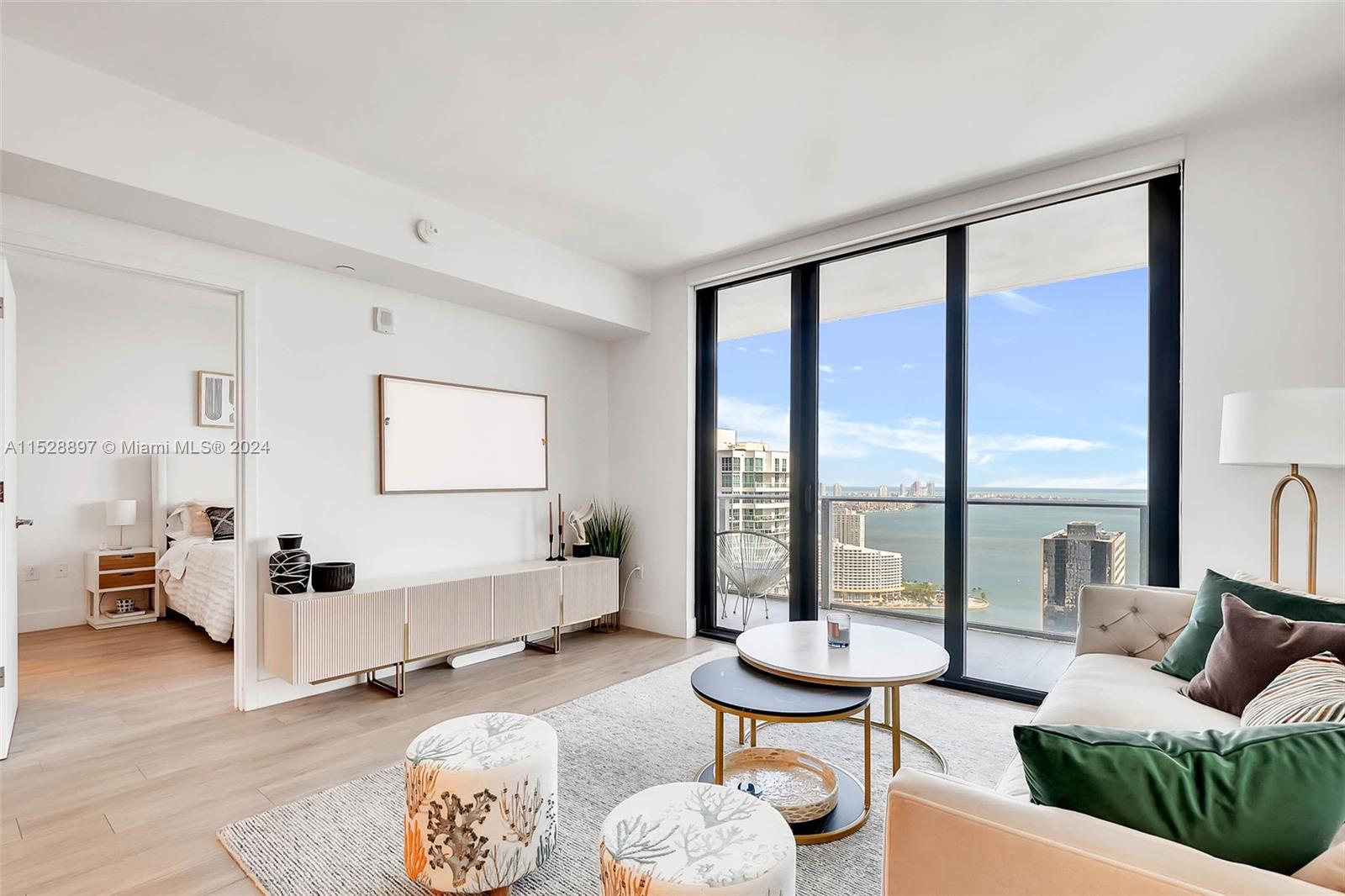 1010 Brickell Ave # 4303