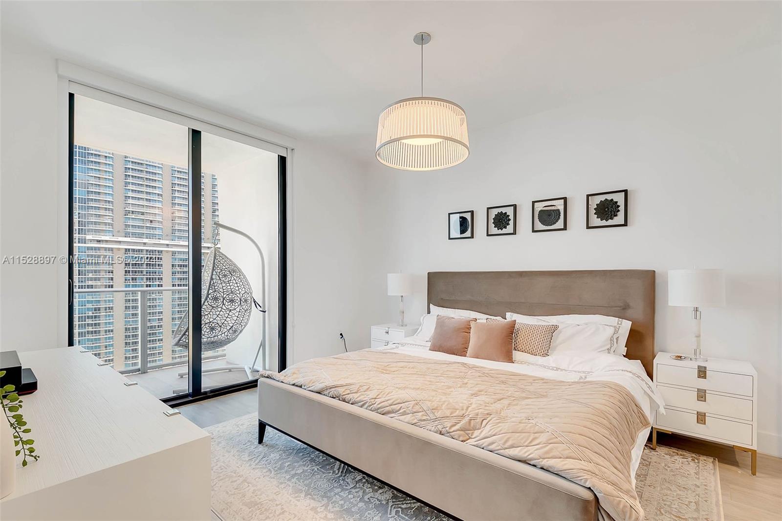 1010 Brickell Ave # 4303