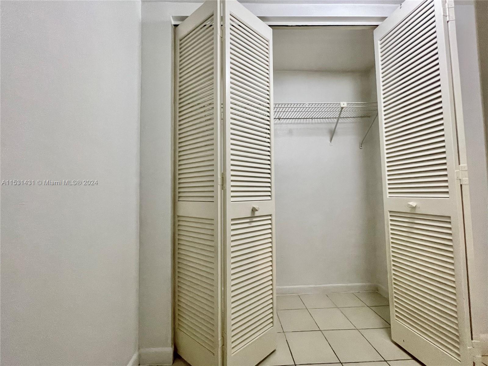 520 Brickell Key Dr # 328 Unit: C-328