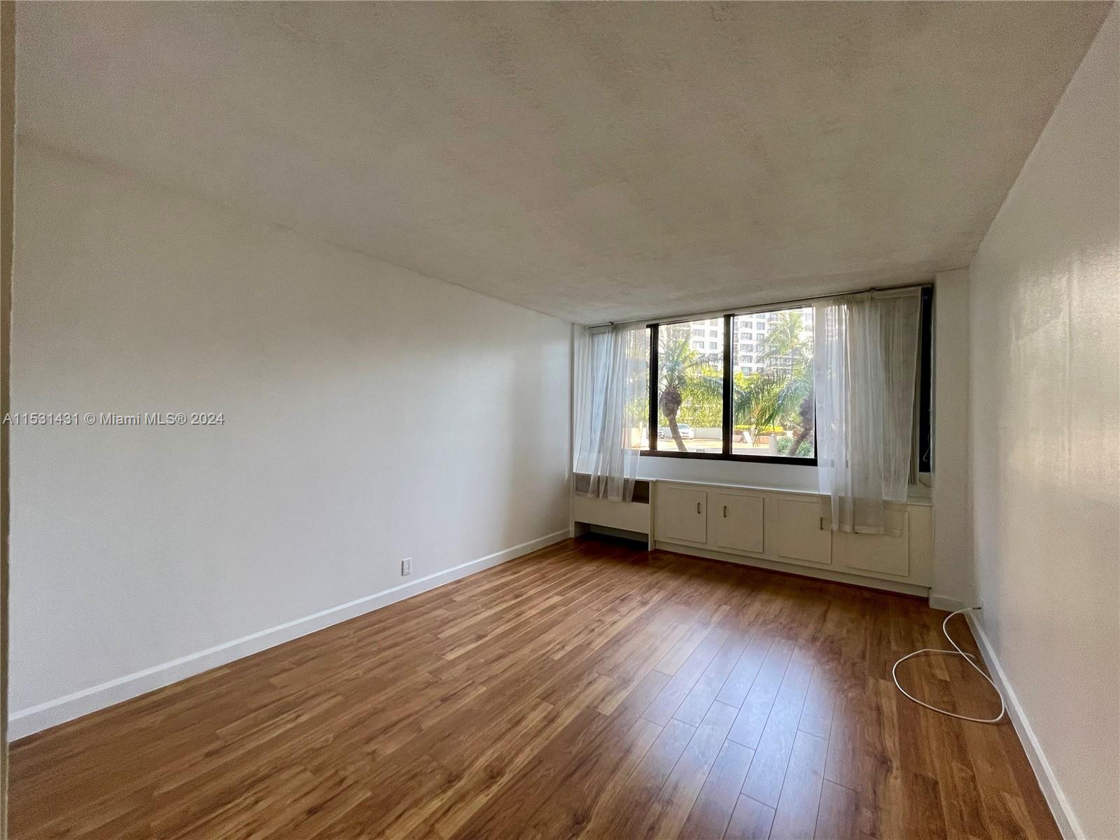 520 Brickell Key Dr # 328 Unit: C-328
