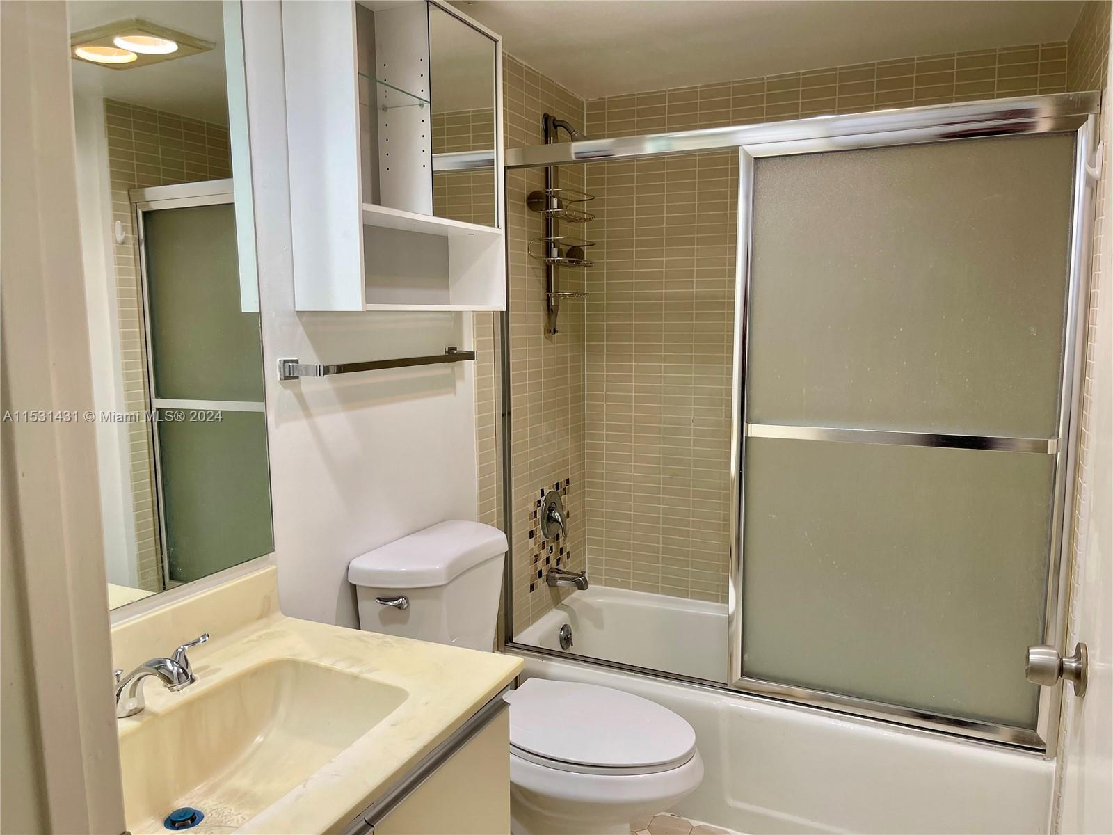 520 Brickell Key Dr # 328 Unit: C-328