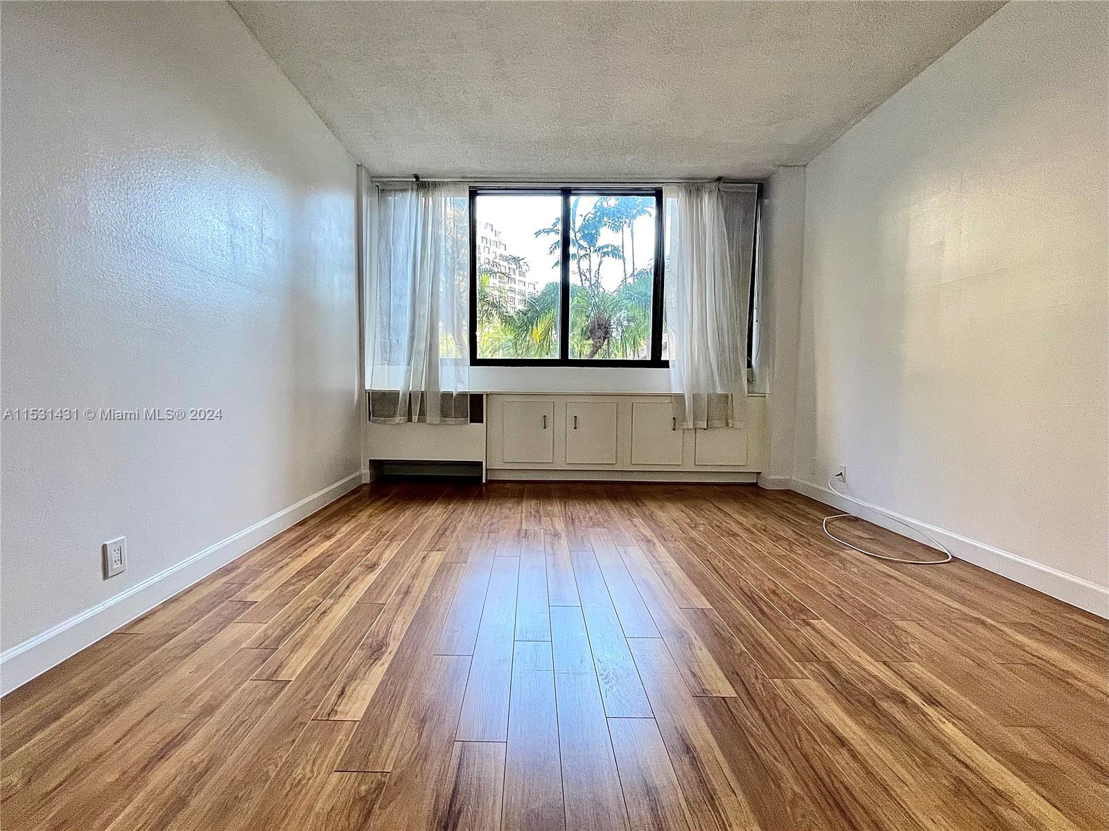 520 Brickell Key Dr # 328 Unit: C-328