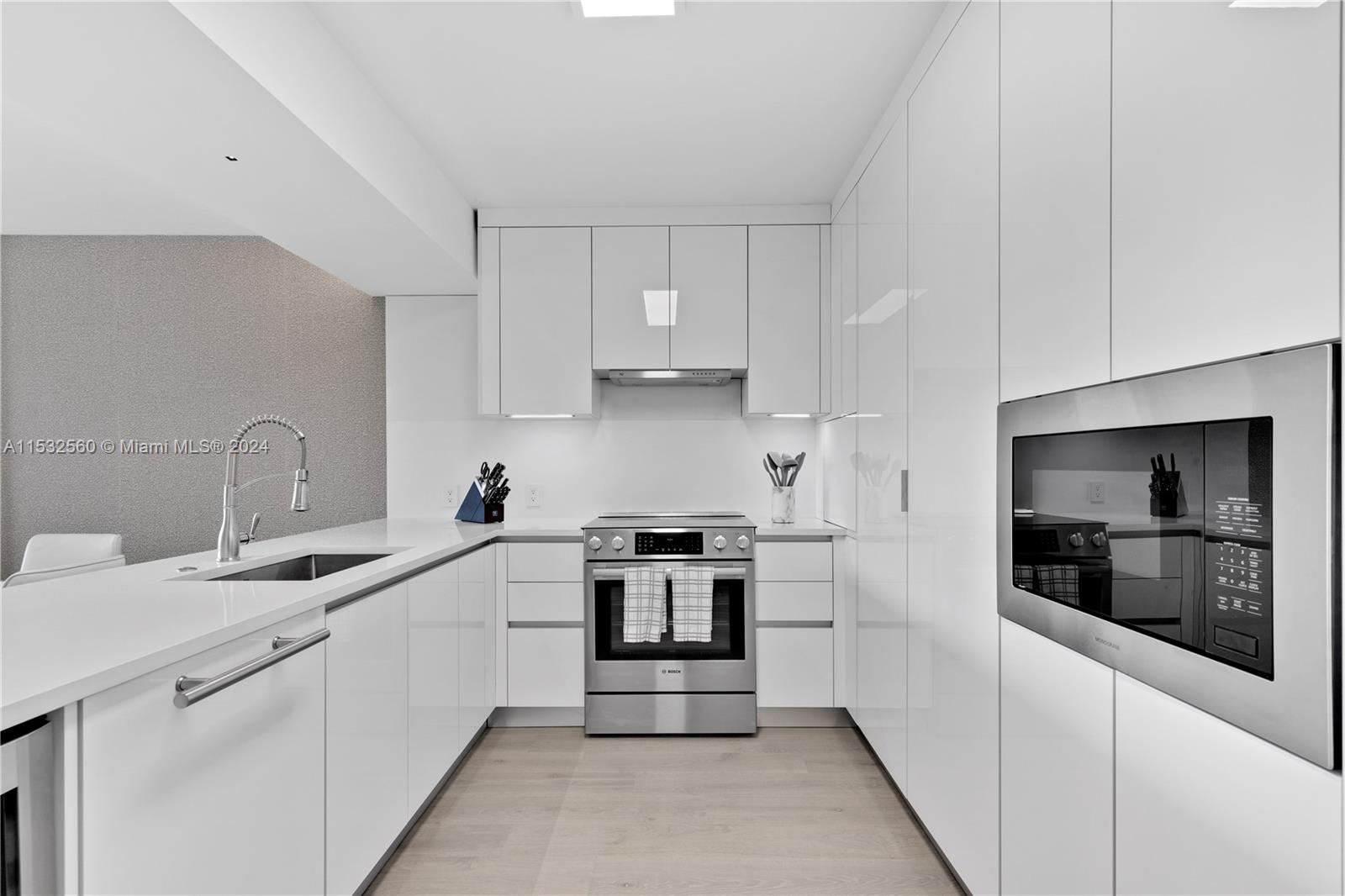 155 Ocean Lane Dr # 210