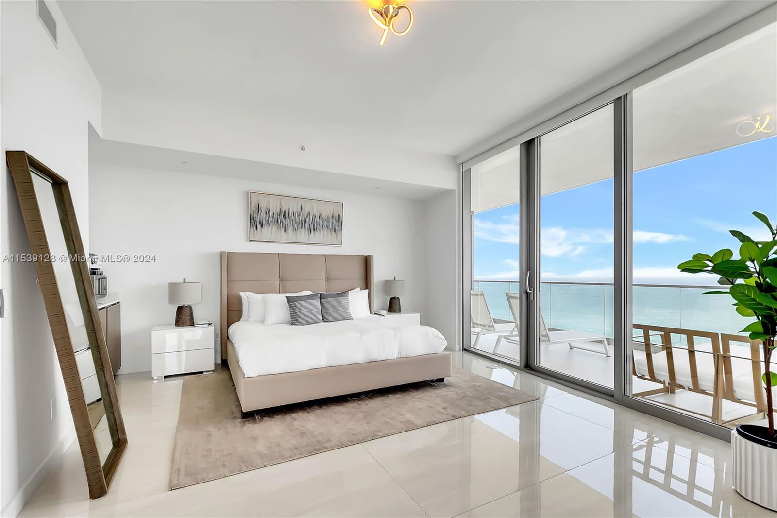 18975 Collins Ave # 3304