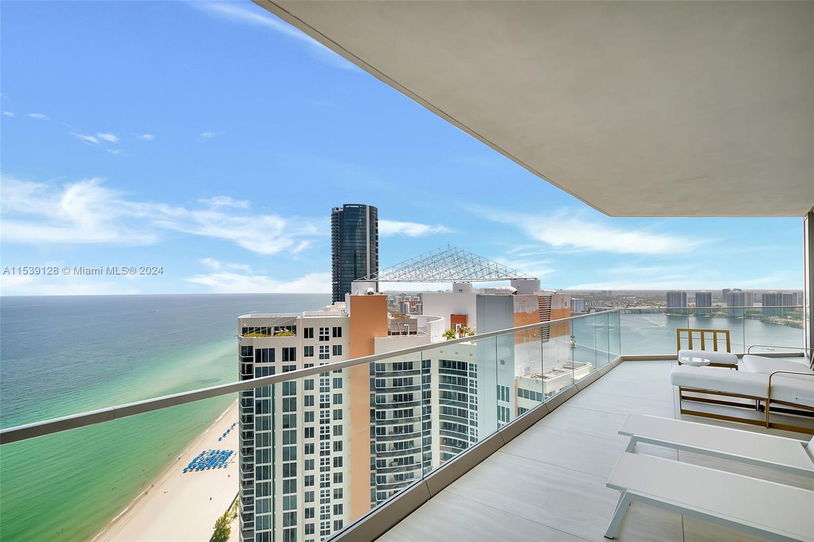 18975 Collins Ave # 3304