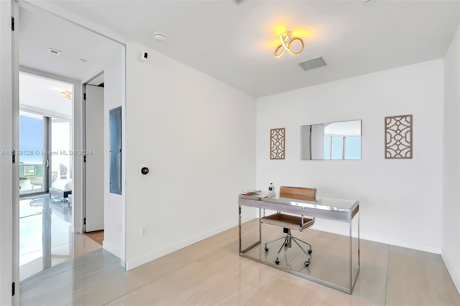 18975 Collins Ave # 3304