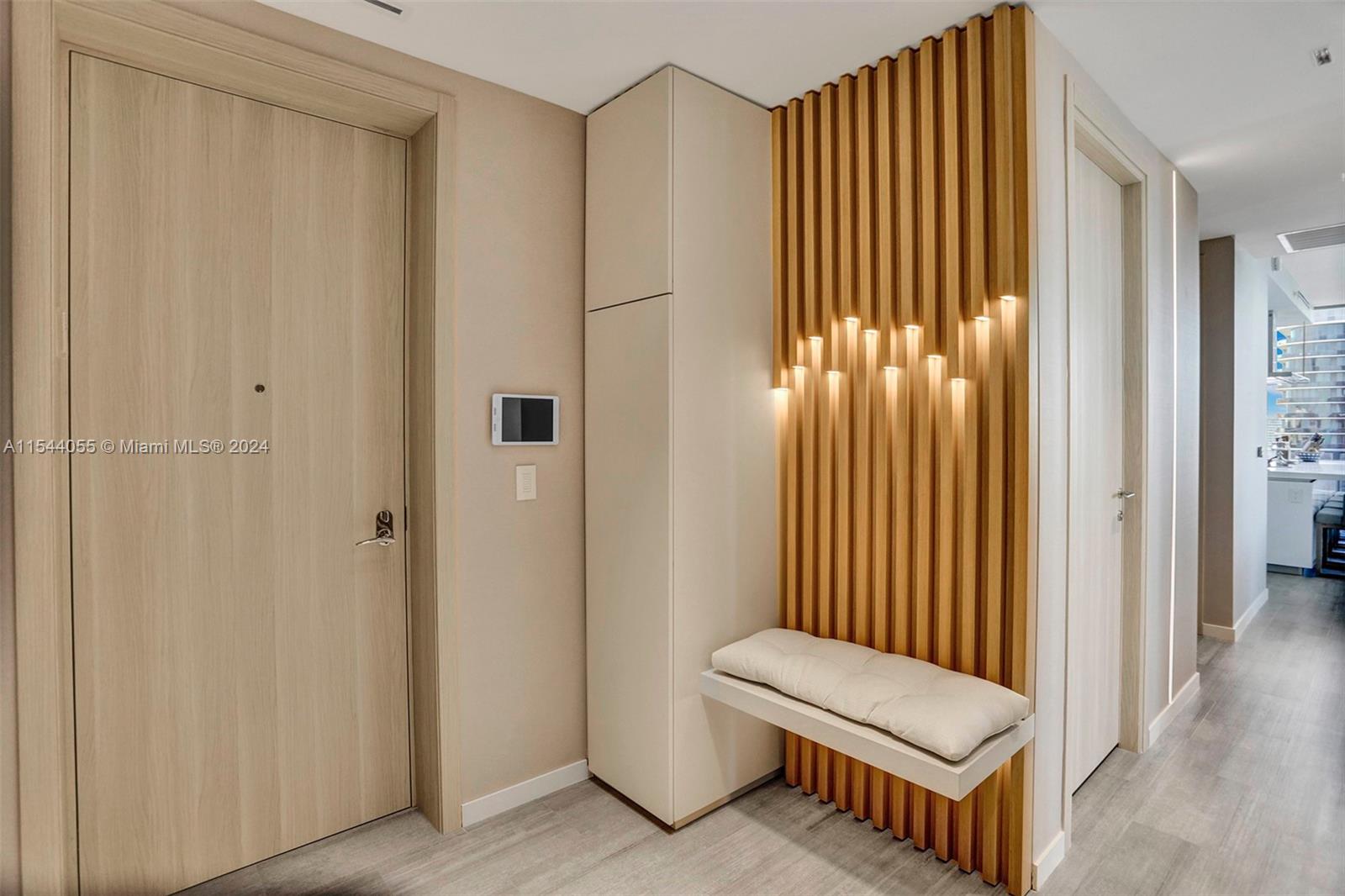 1000 Brickell Plz Unit: PH5208