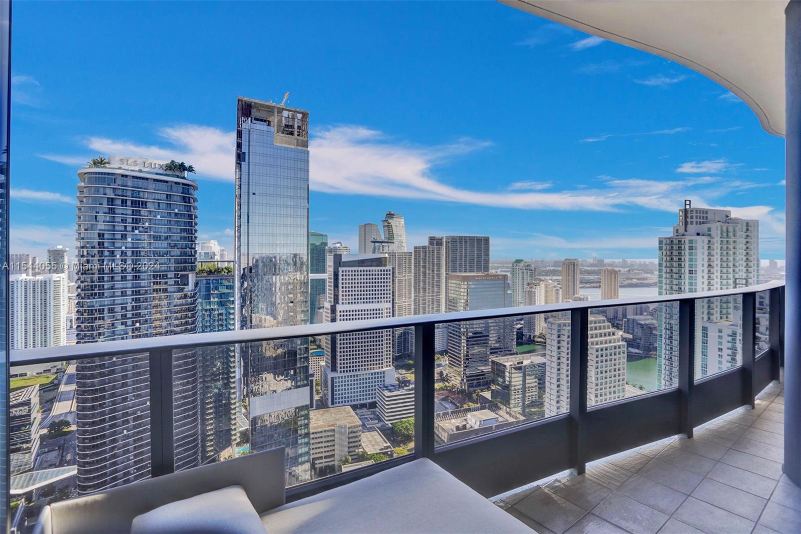 1000 Brickell Plz Unit: PH5208