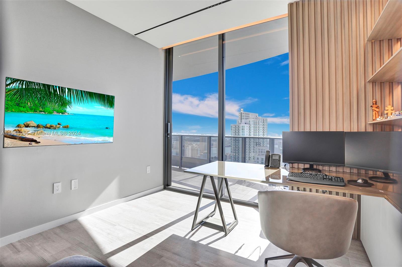 1000 Brickell Plz Unit: PH5208