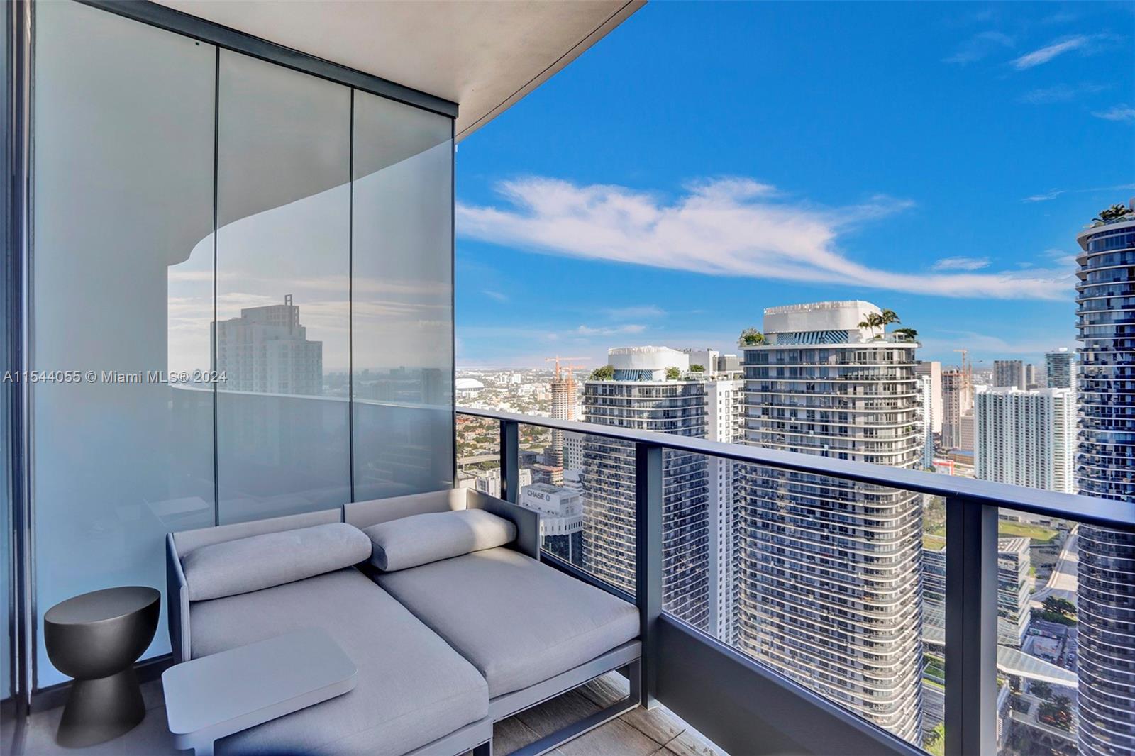 1000 Brickell Plz Unit: PH5208