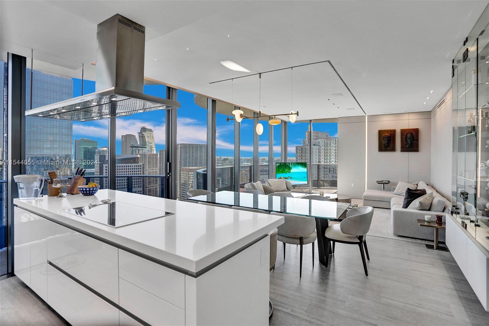 1000 Brickell Plz Unit: PH5208
