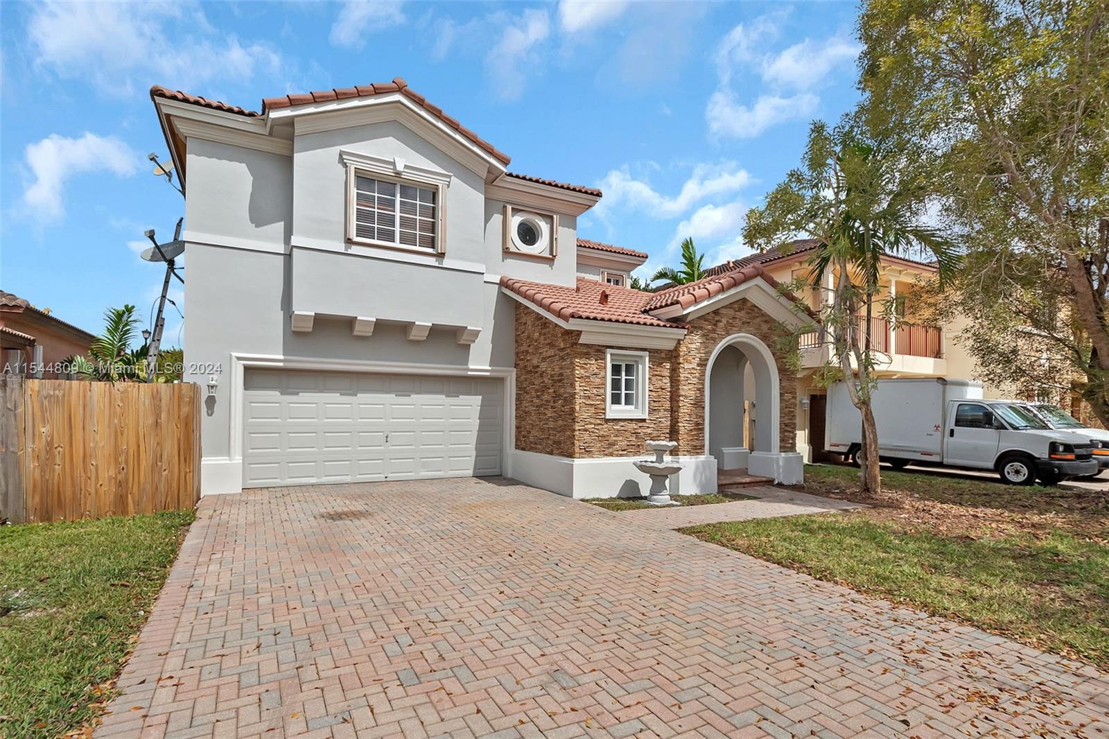 16633 SW 50th Ter