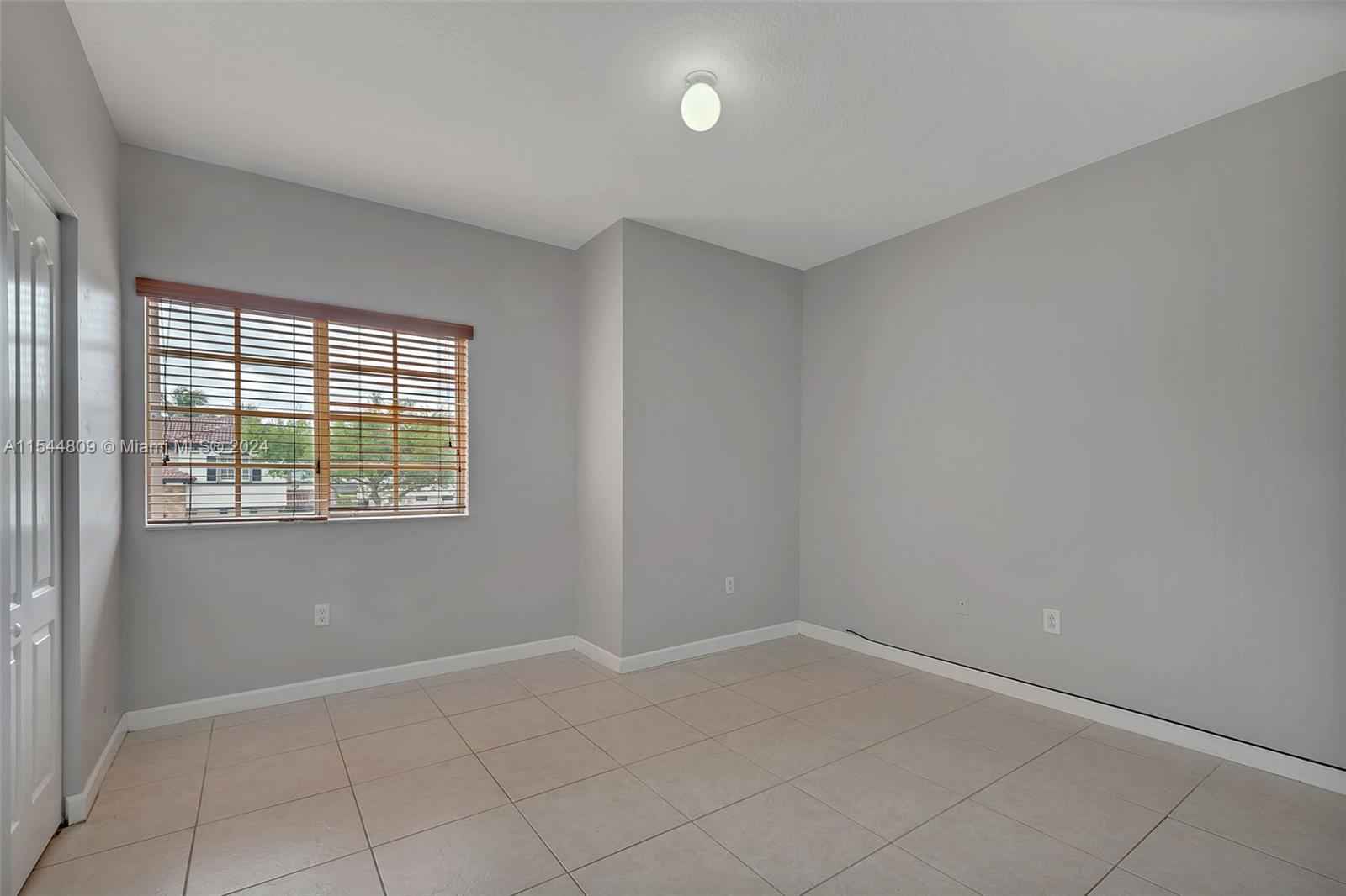 16633 SW 50th Ter