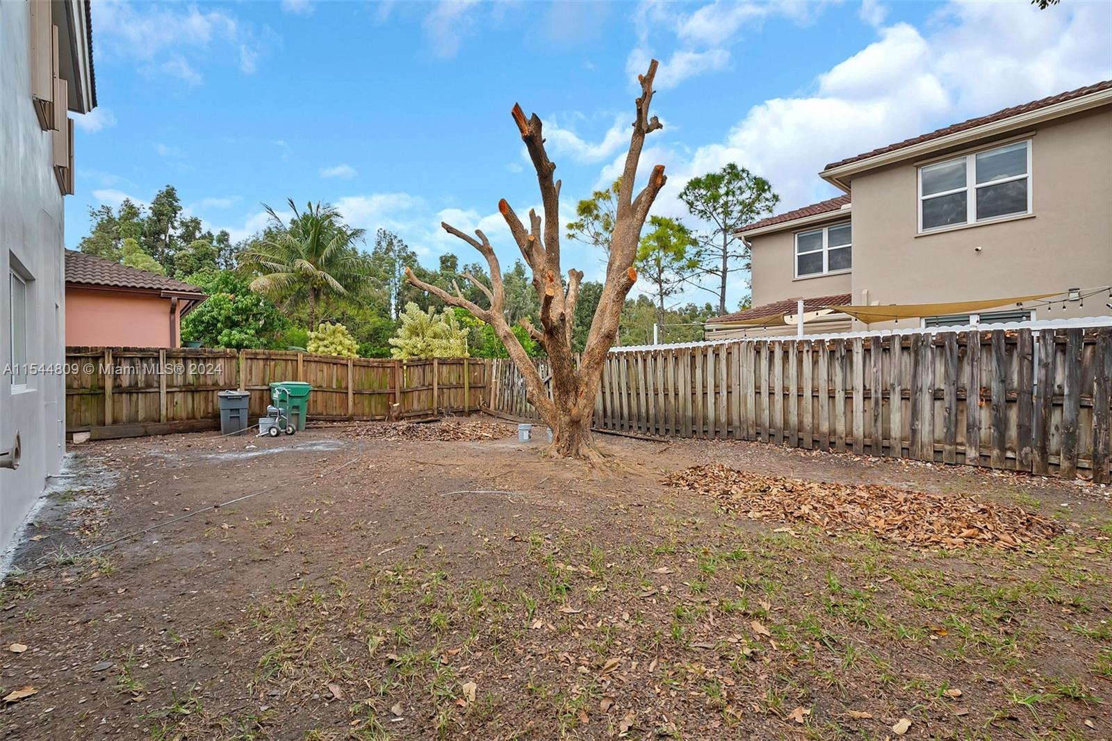 16633 SW 50th Ter