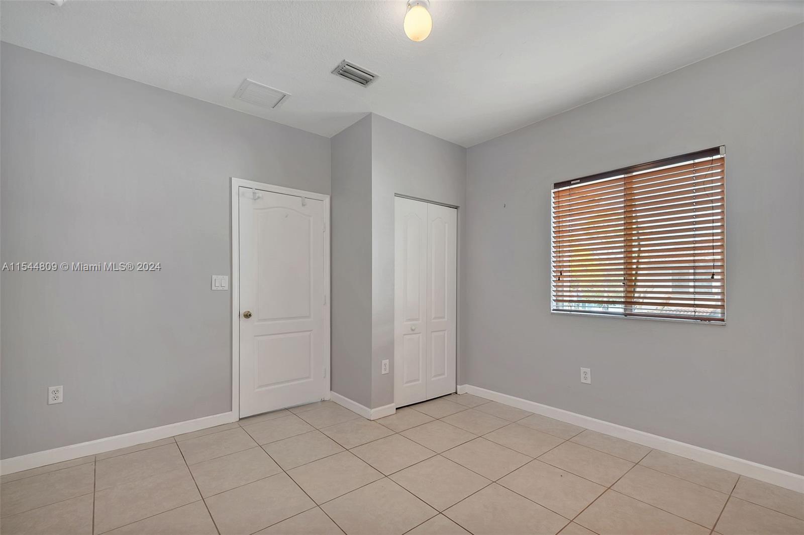 16633 SW 50th Ter