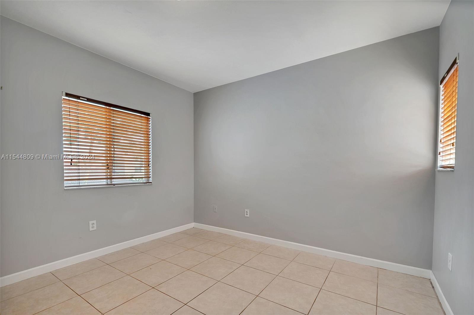 16633 SW 50th Ter