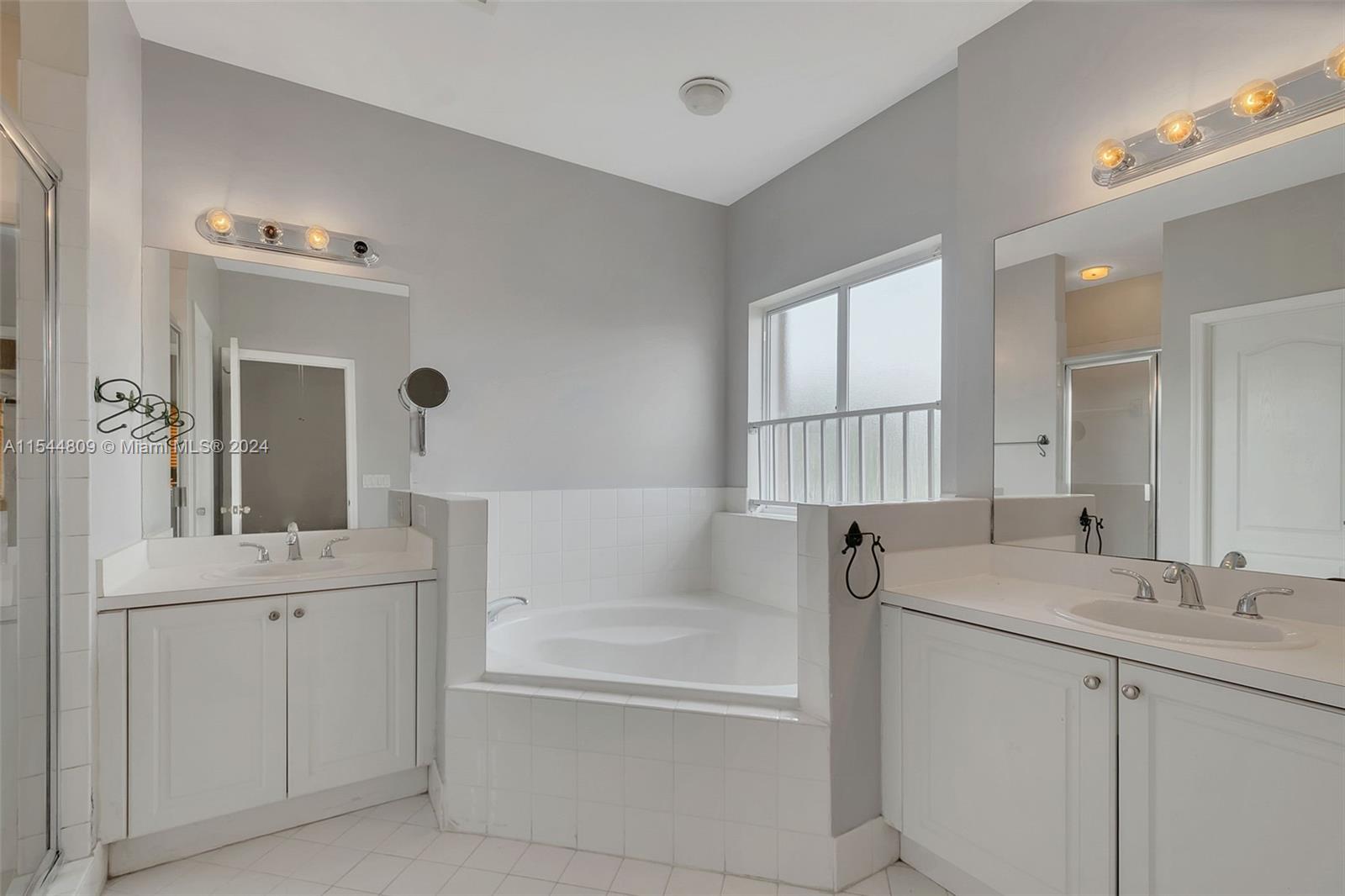 16633 SW 50th Ter