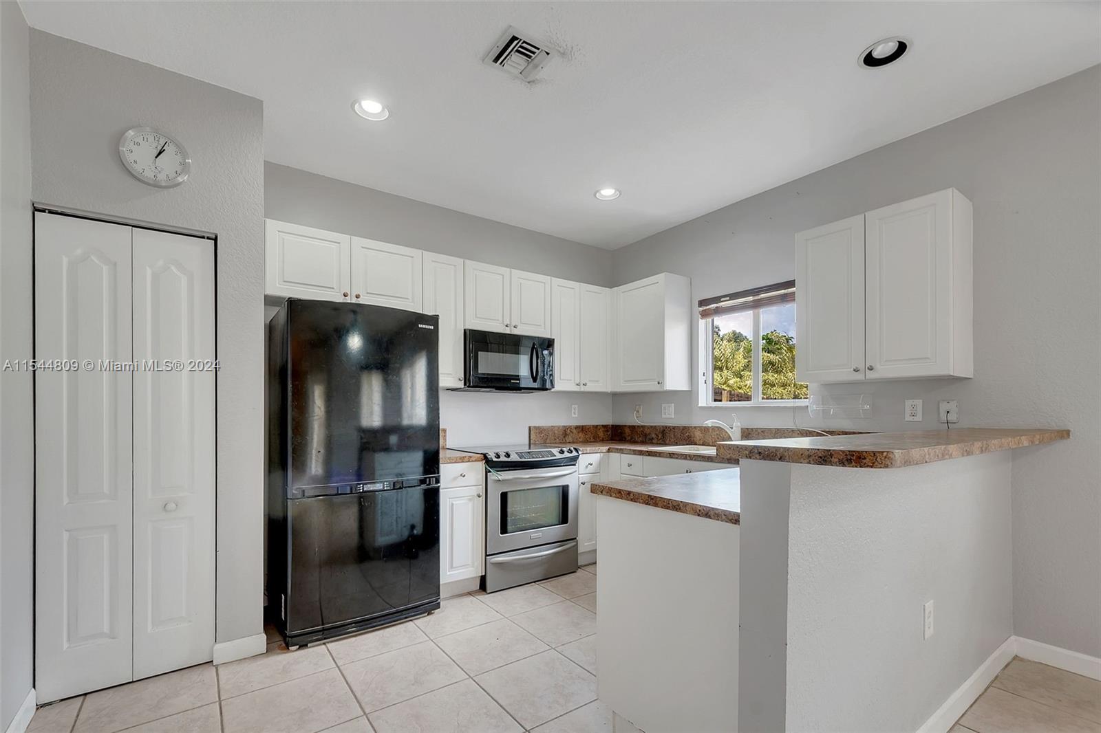 16633 SW 50th Ter