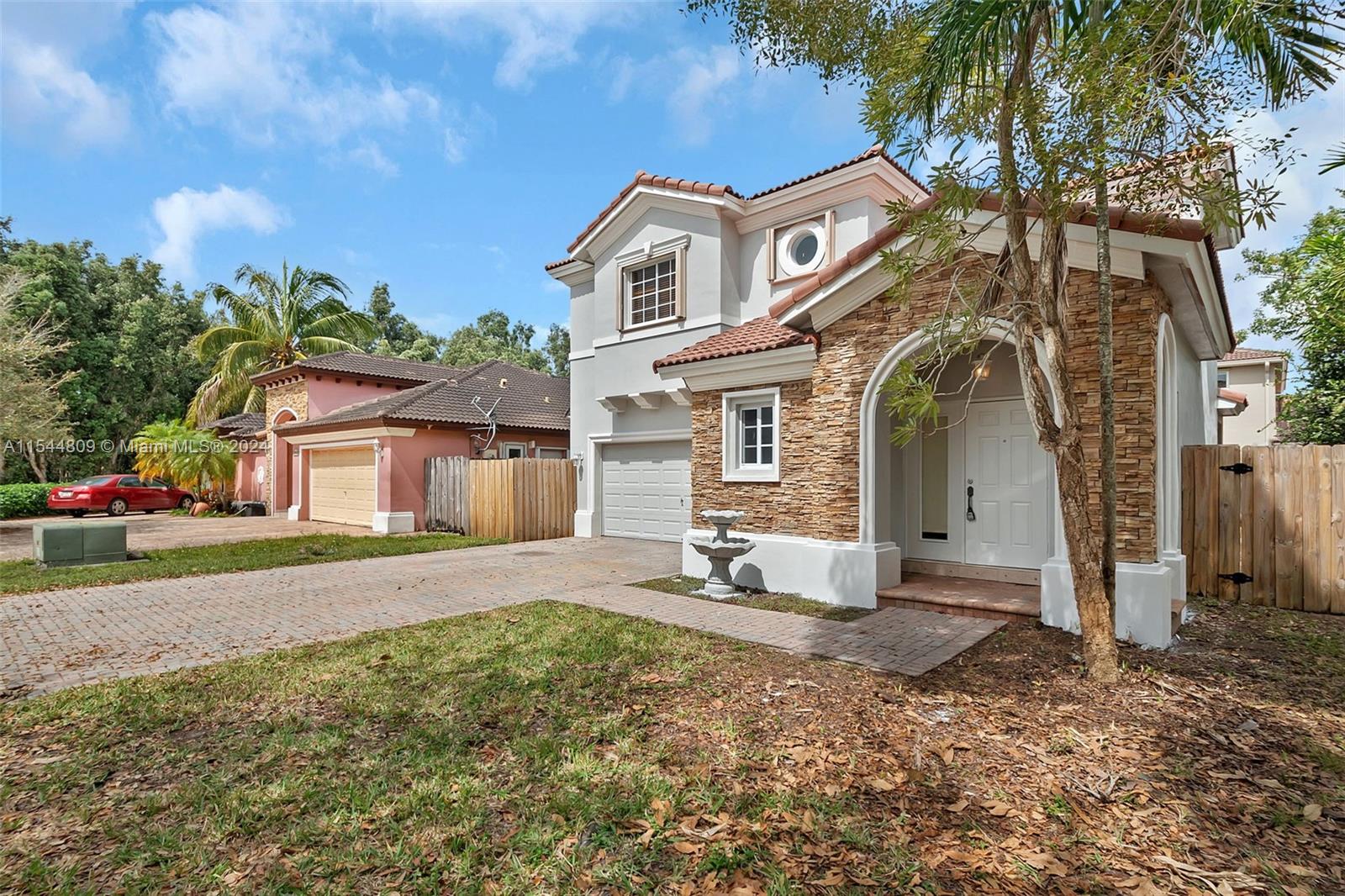 16633 SW 50th Ter
