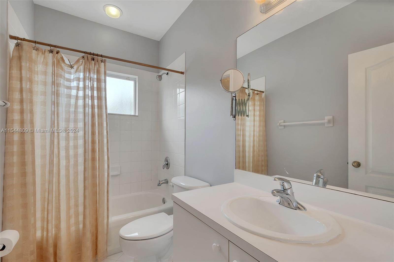 16633 SW 50th Ter