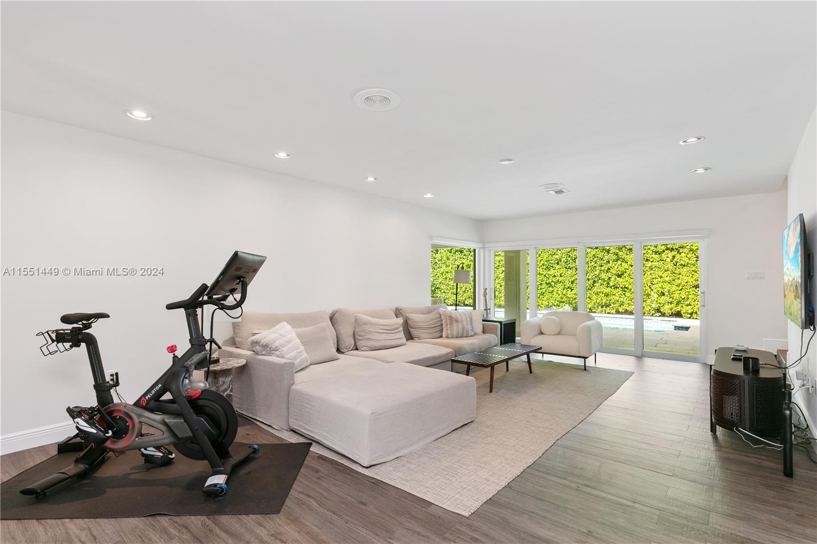 412 Ridgewood Rd