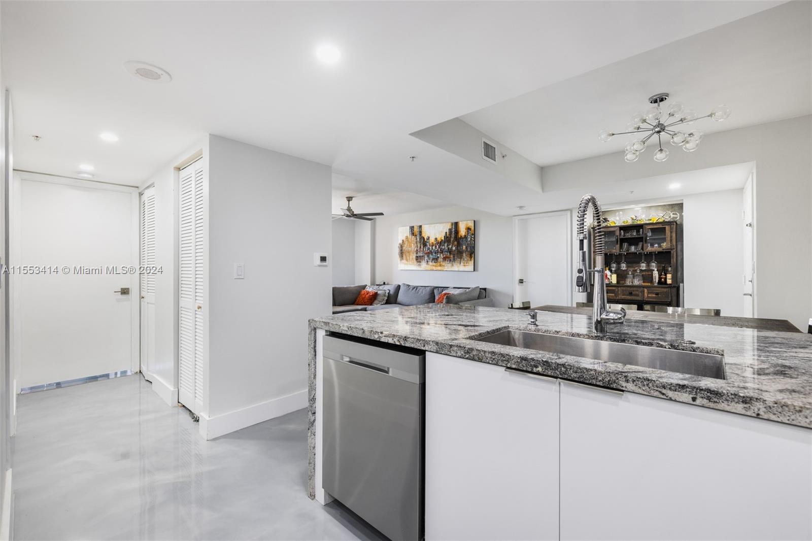 520 SE 5th Ave # 2212