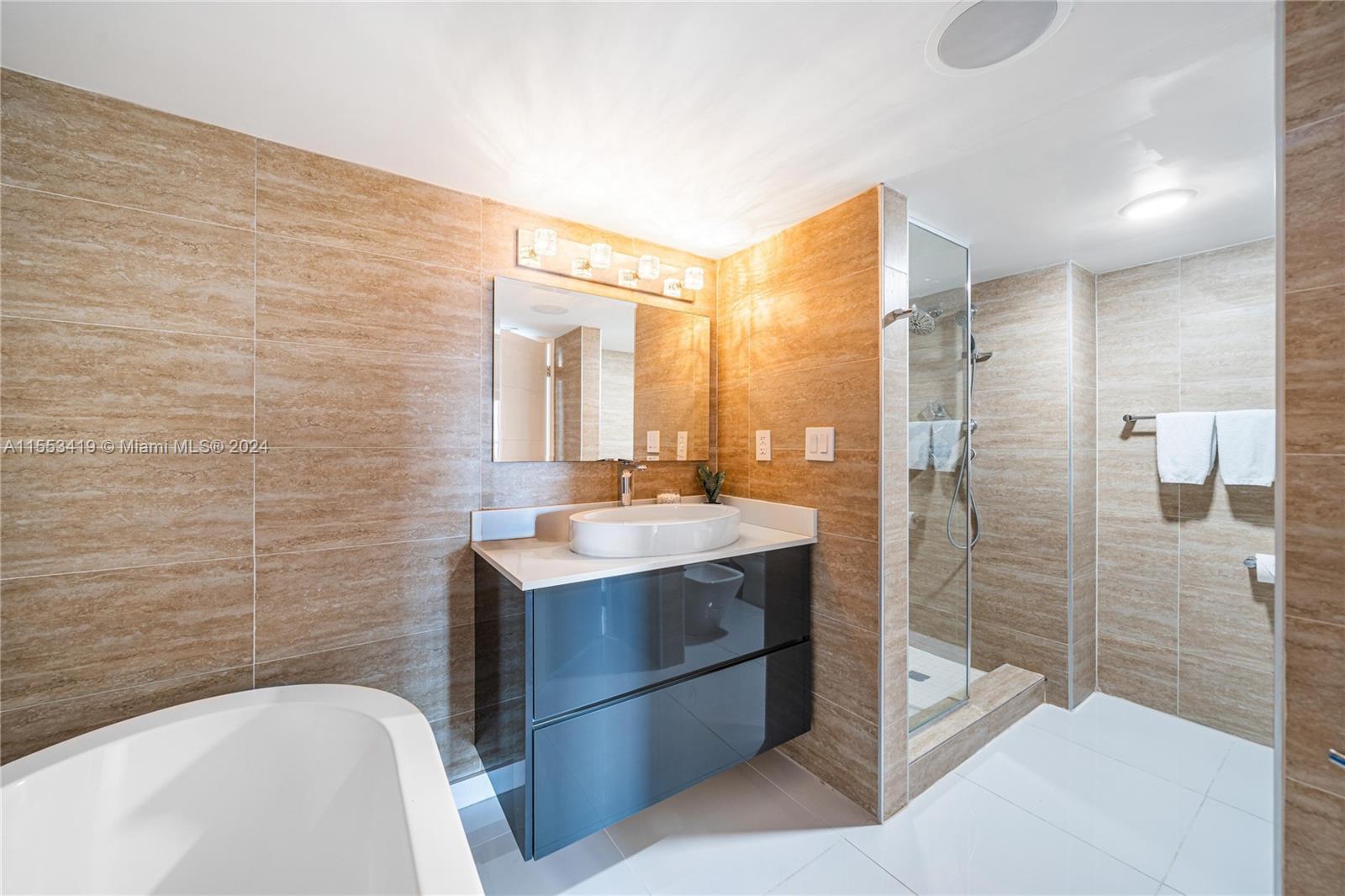 1717 N Bayshore Dr # 3545 Unit: A-3545