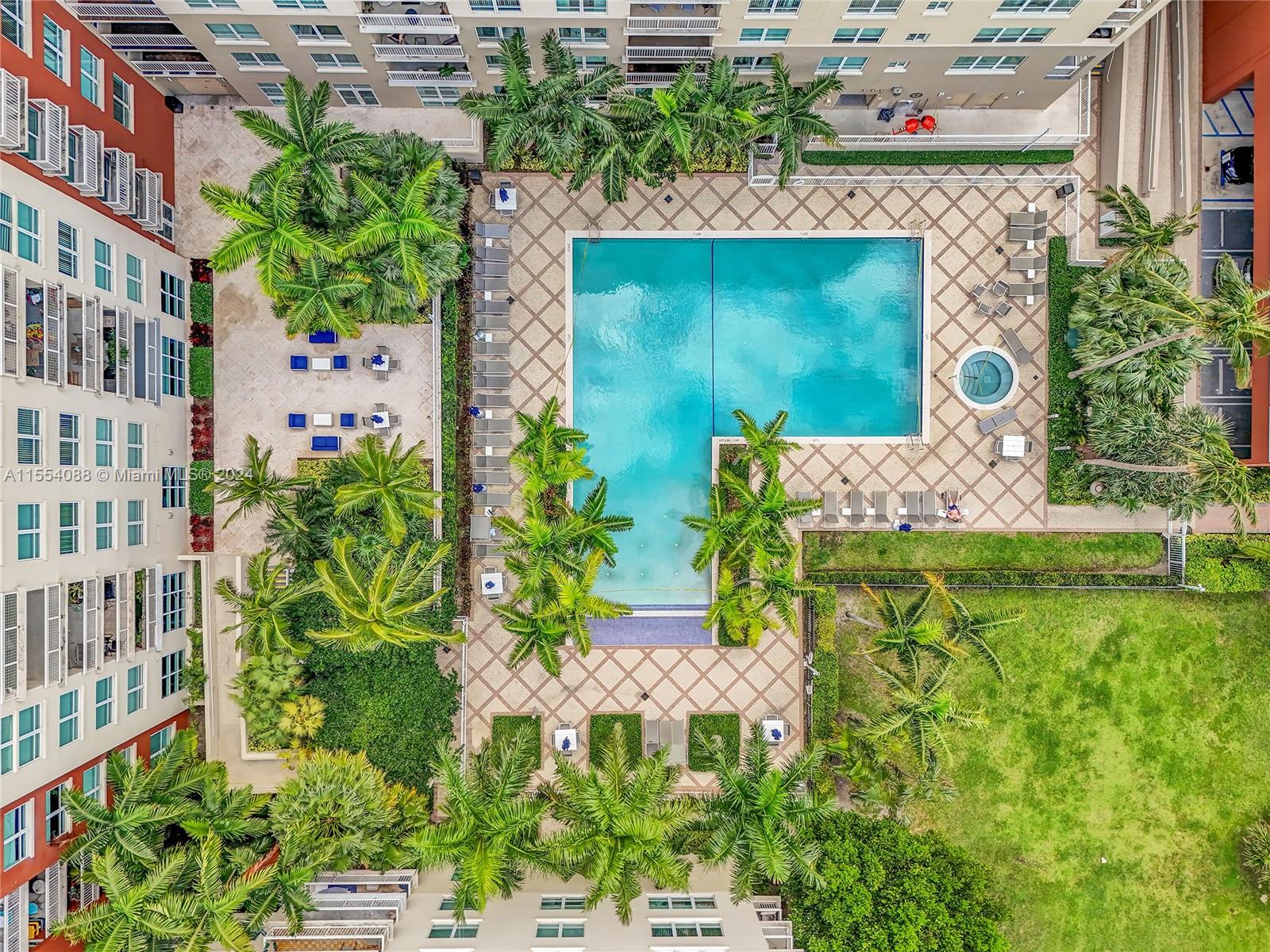 2000 N Bayshore Dr. # 305