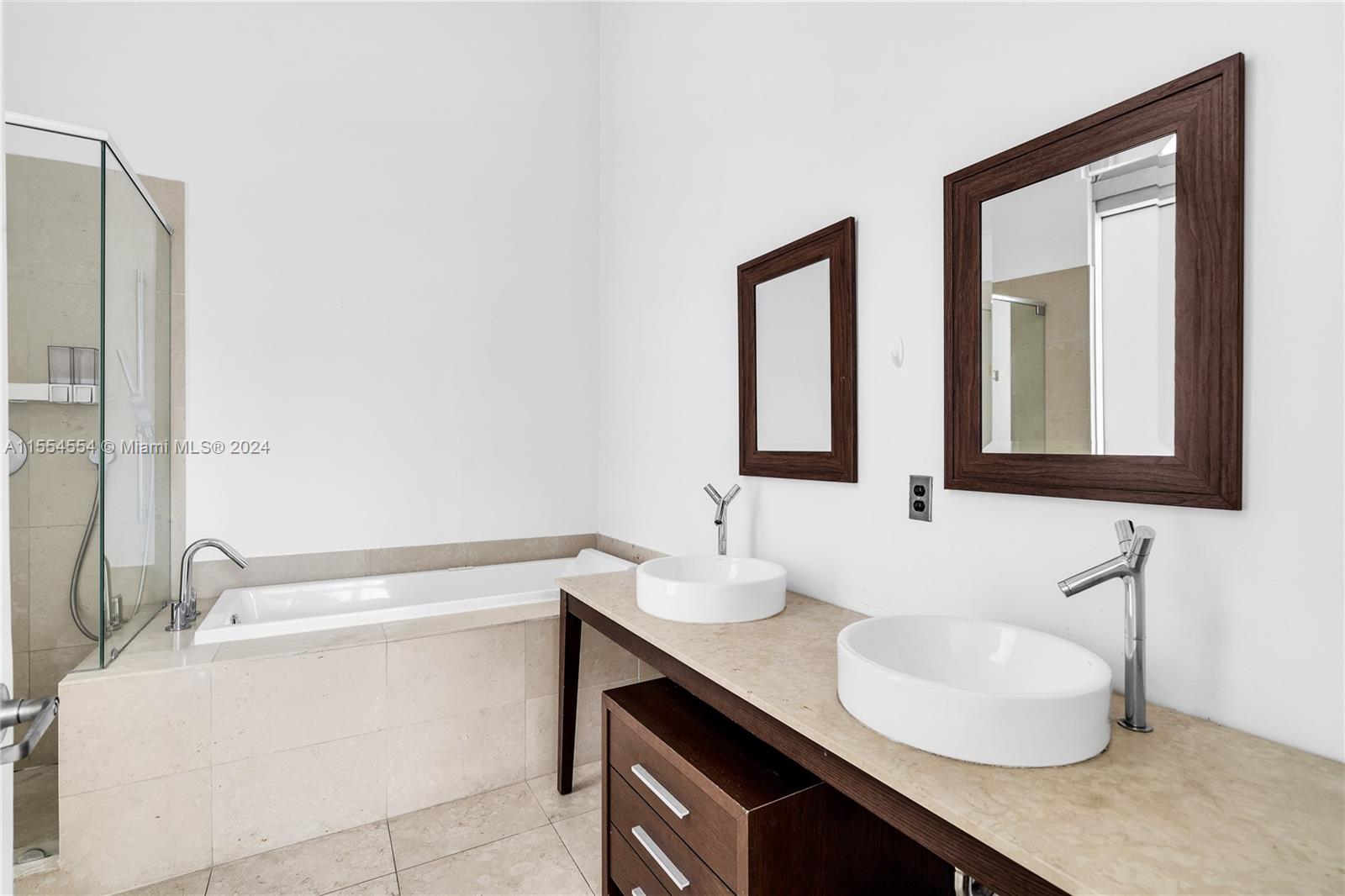 495 Brickell Ave # 1511