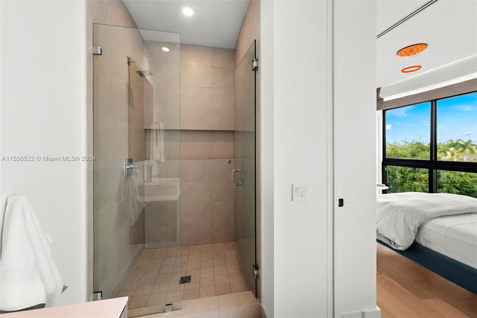 101 Sunrise Dr # 301