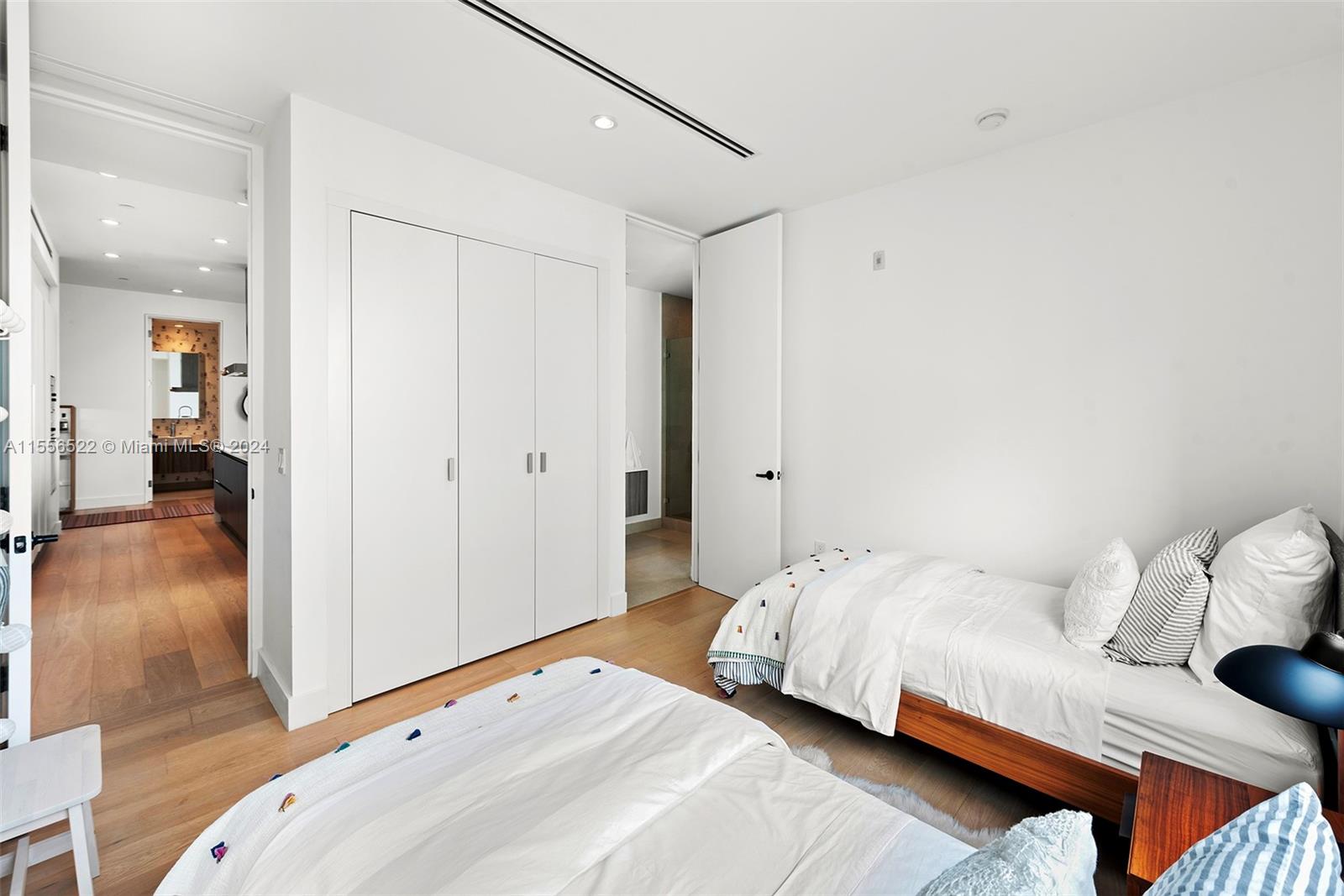 101 Sunrise Dr # 301