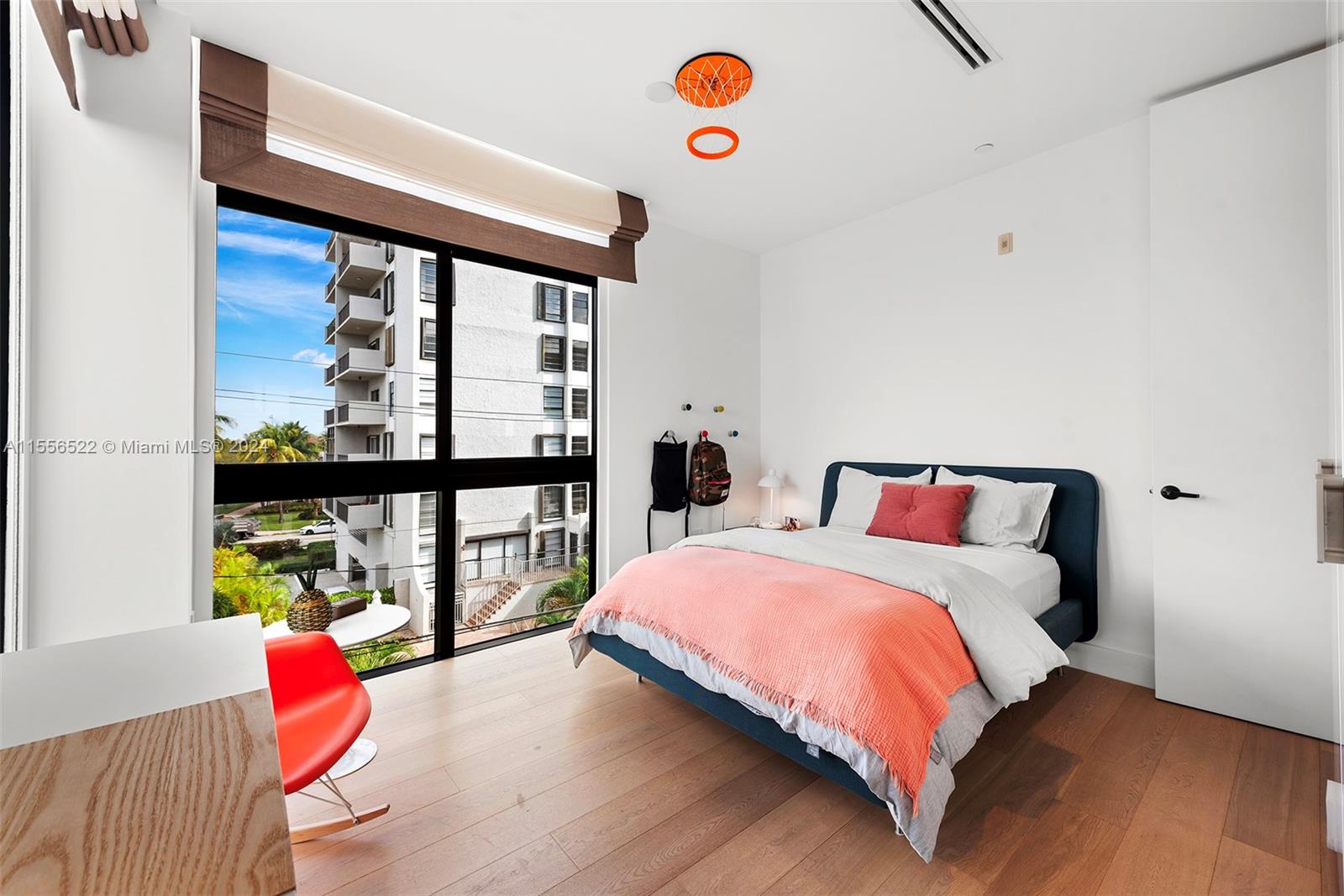 101 Sunrise Dr # 301