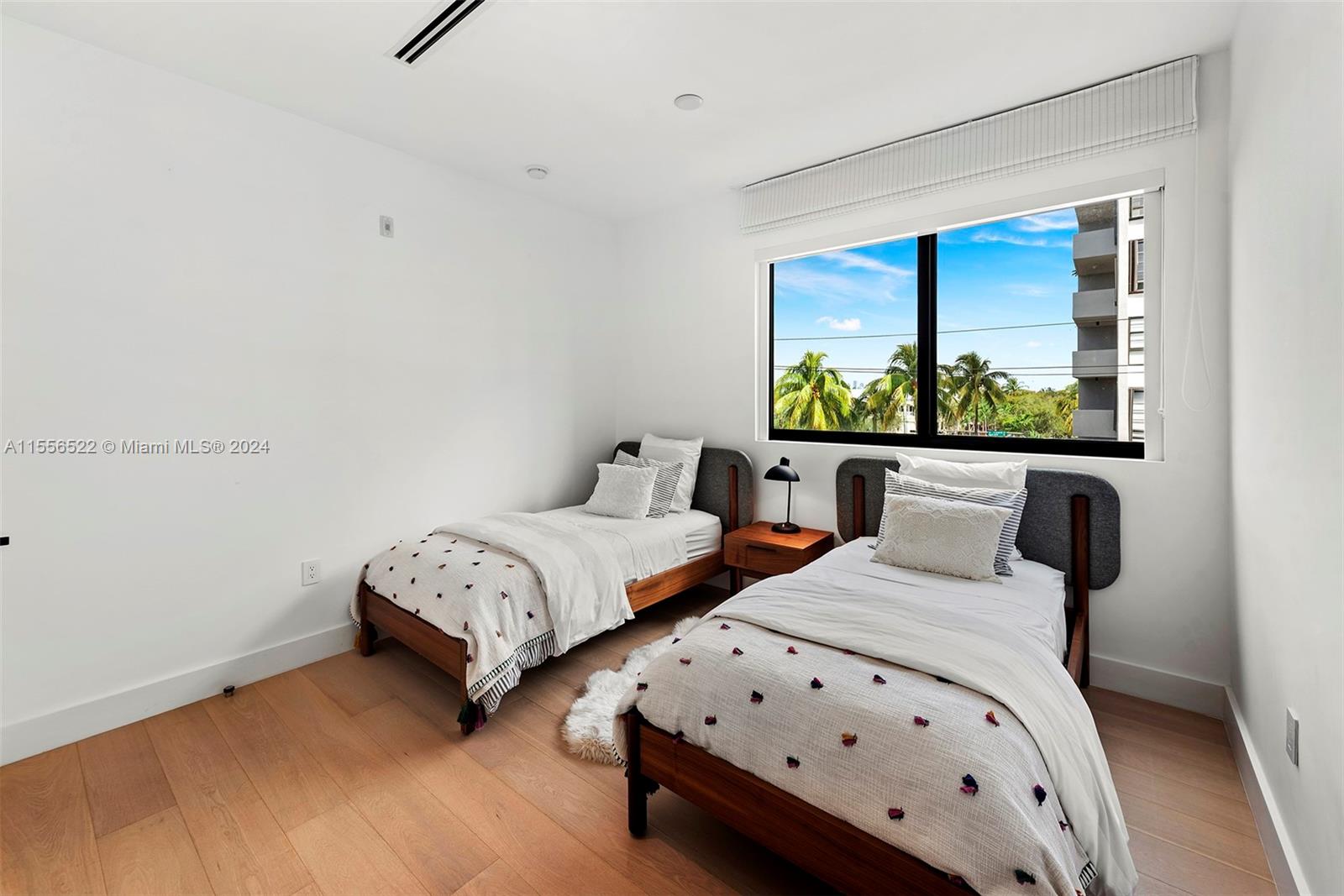 101 Sunrise Dr # 301