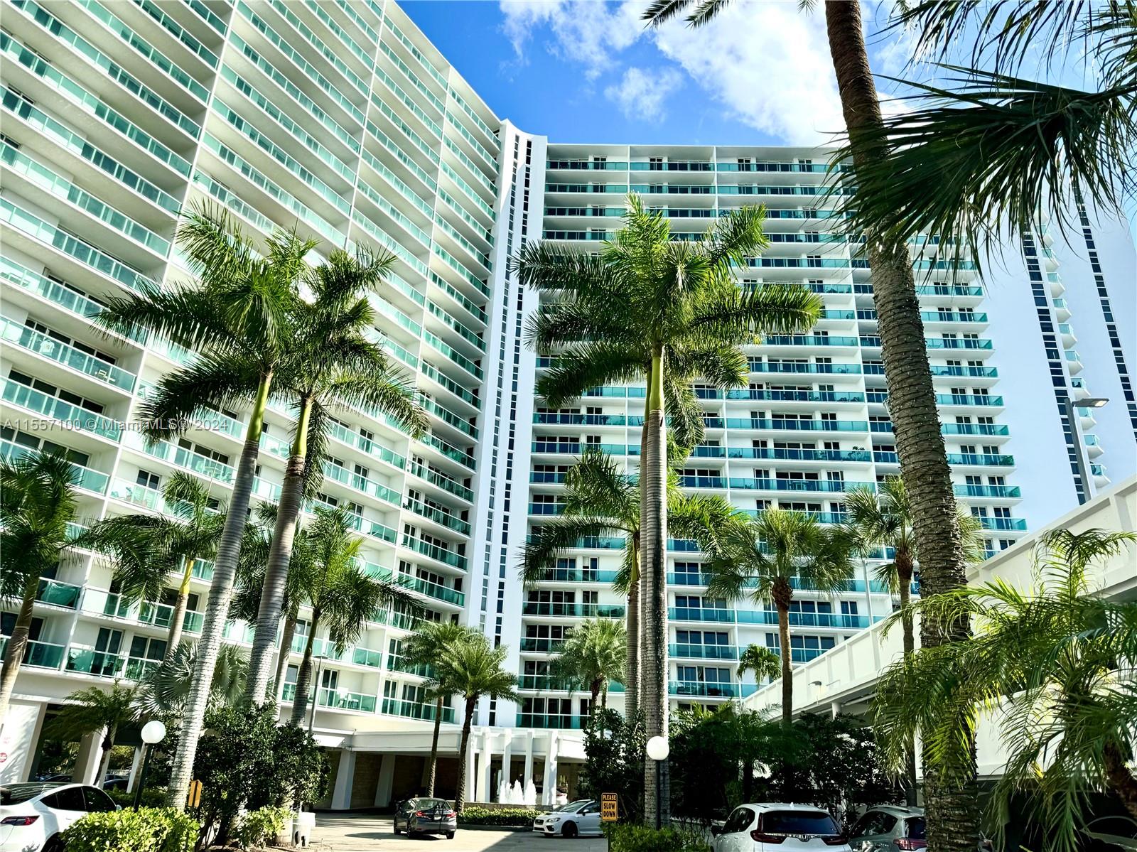 100 Bayview Dr Unit: PH25