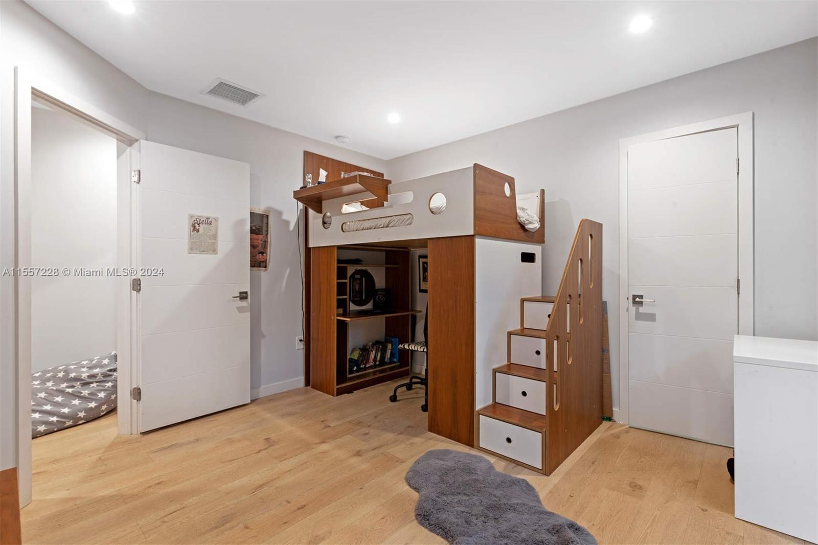 5950 SW 129th Ter