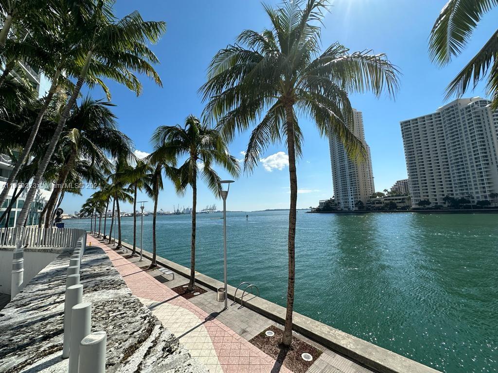 325 S Biscayne Blvd # 1418