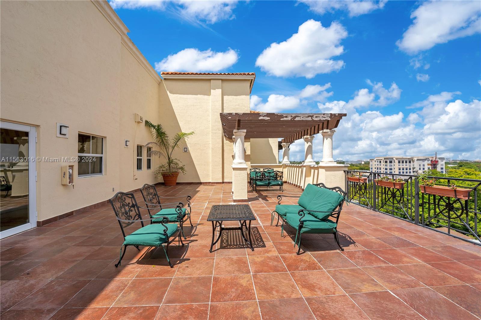 101 Sidonia Ave # 603