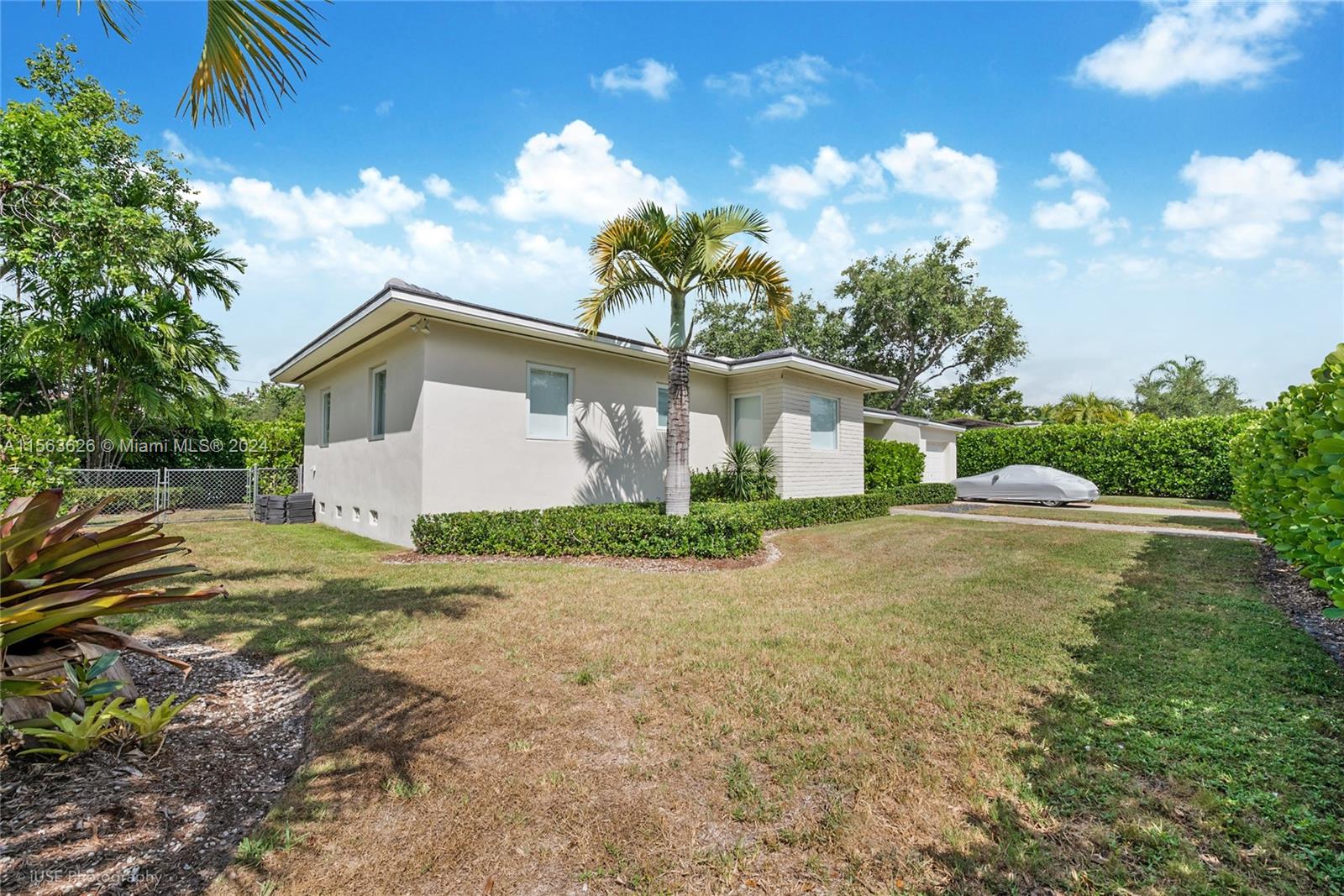 1240 S Alhambra Cir